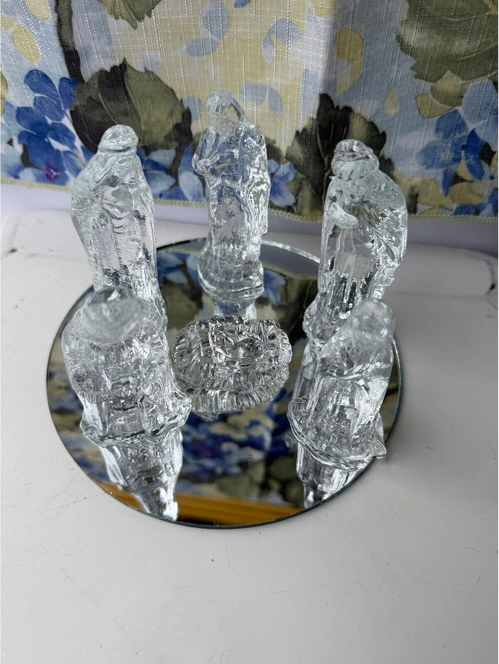 Vintage Clear Glass Nativity Set 5 Piece Figurine Lot with Mirror Base S-11